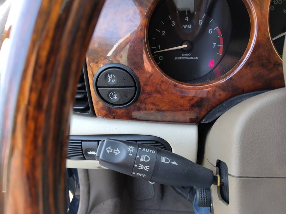 Image 62/71 of Daimler Super V8 (2000)