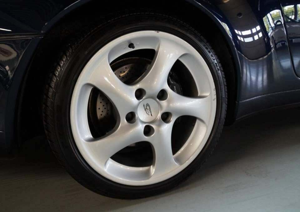 Image 28/50 de Porsche 911 Carrera (1995)