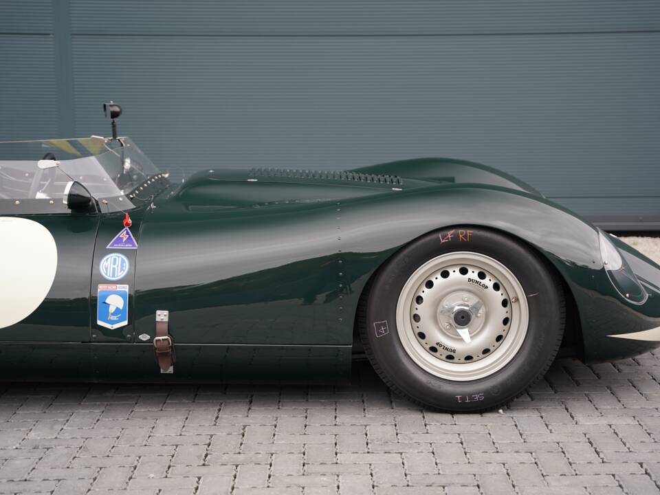Image 34/50 of Lister Knobbly (1959)