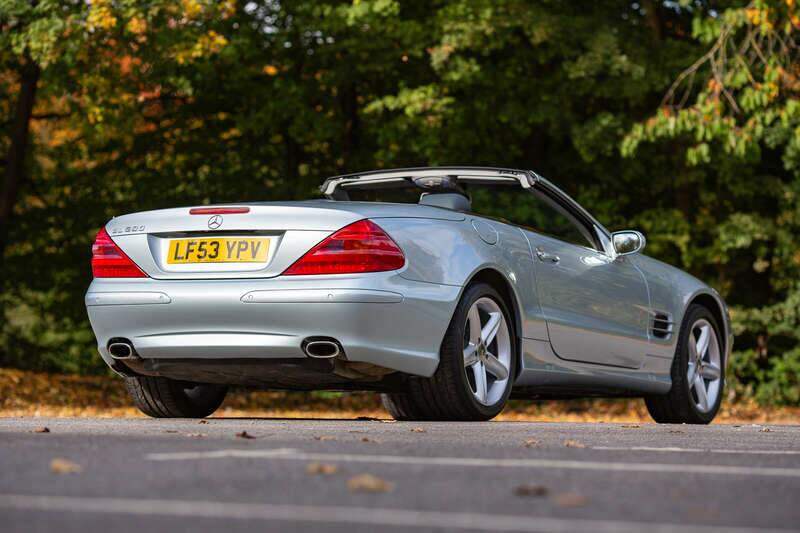 Image 28/50 of Mercedes-Benz SL 500 (2003)