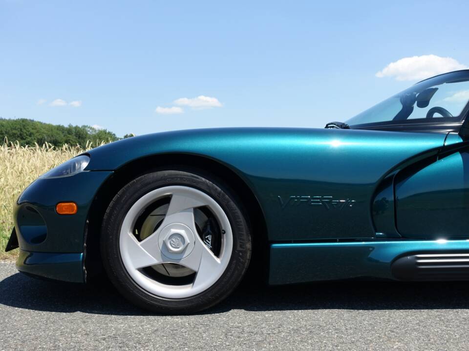 Image 8/35 of Dodge Viper RT/10 (1994)