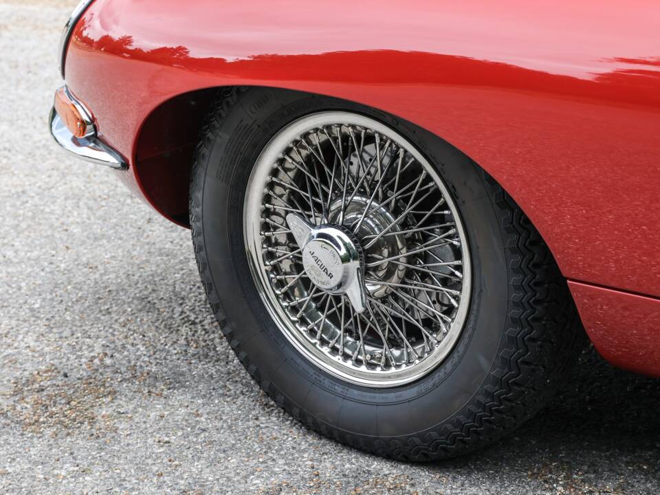 Image 21/41 de Jaguar E-Type 3.8 (1964)