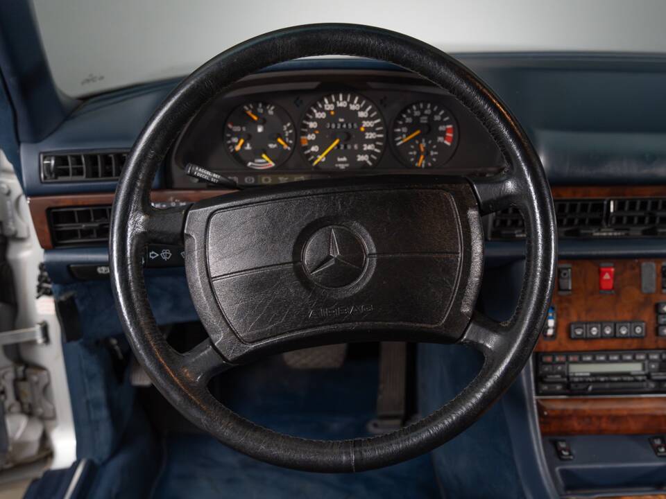 Bild 26/35 von Mercedes-Benz 560 SEC (1988)