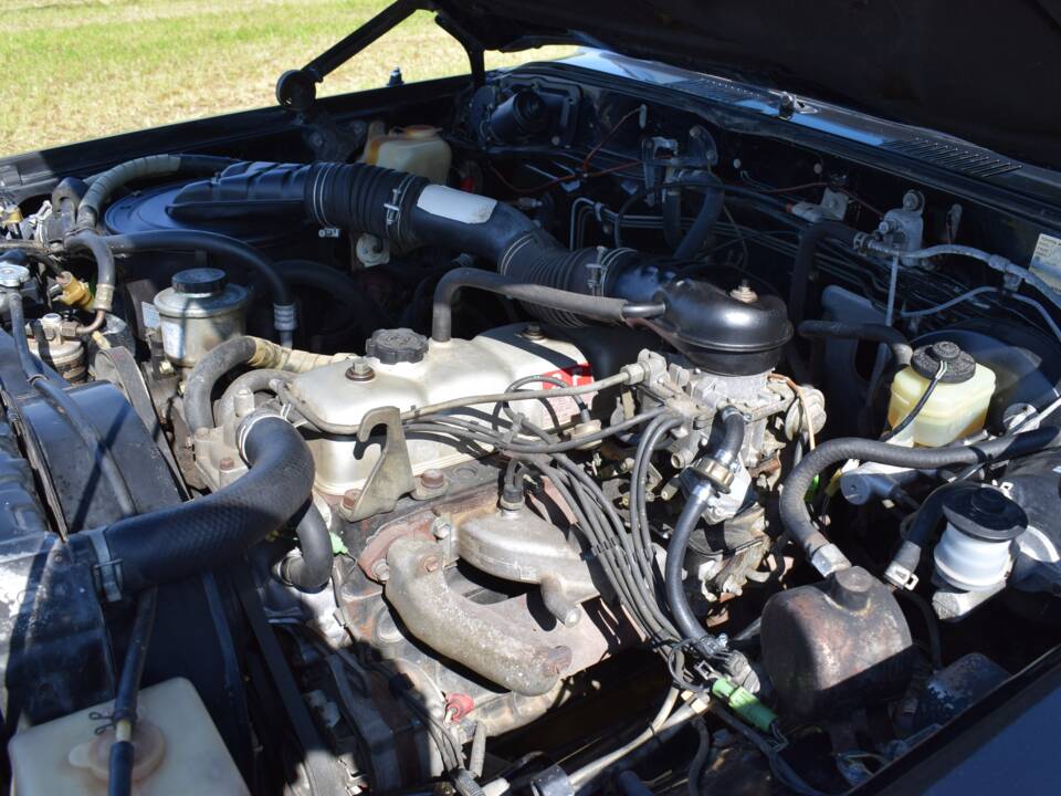 Image 10/17 of Toyota Land Cruiser FJ 62 (1987)