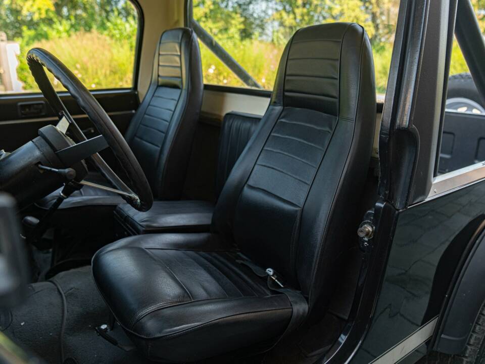 Image 41/50 of Jeep CJ-8 (1984)