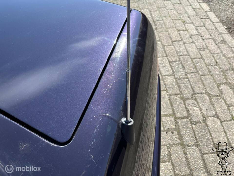 Image 25/40 of Mercedes-Benz 300 SL-24 (1990)