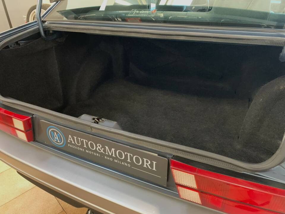 Image 28/30 of Alfa Romeo 75 1.6 (1989)
