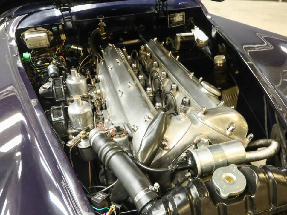 Image 25/50 of Jaguar XK 140 DHC (1955)