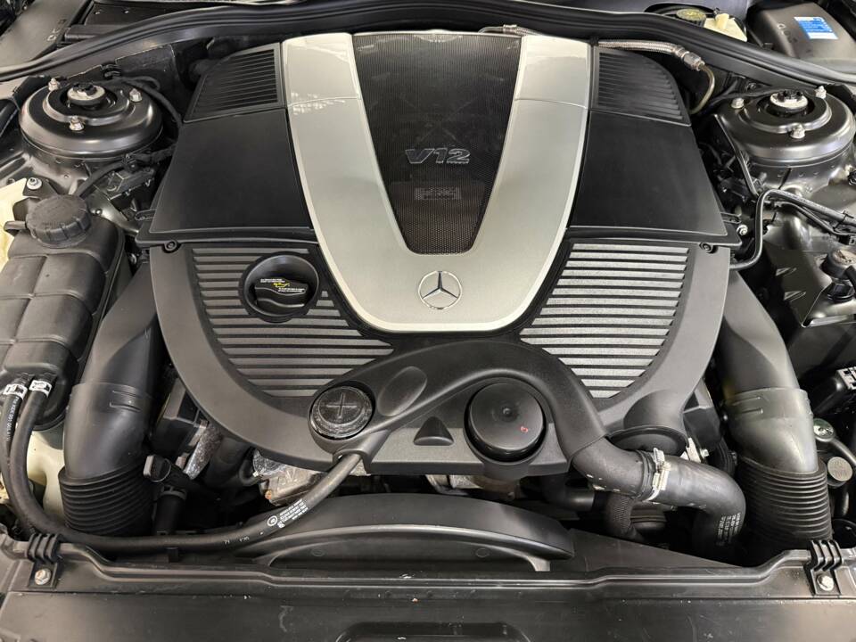 Bild 12/18 von Mercedes-Benz S 600 L (2003)