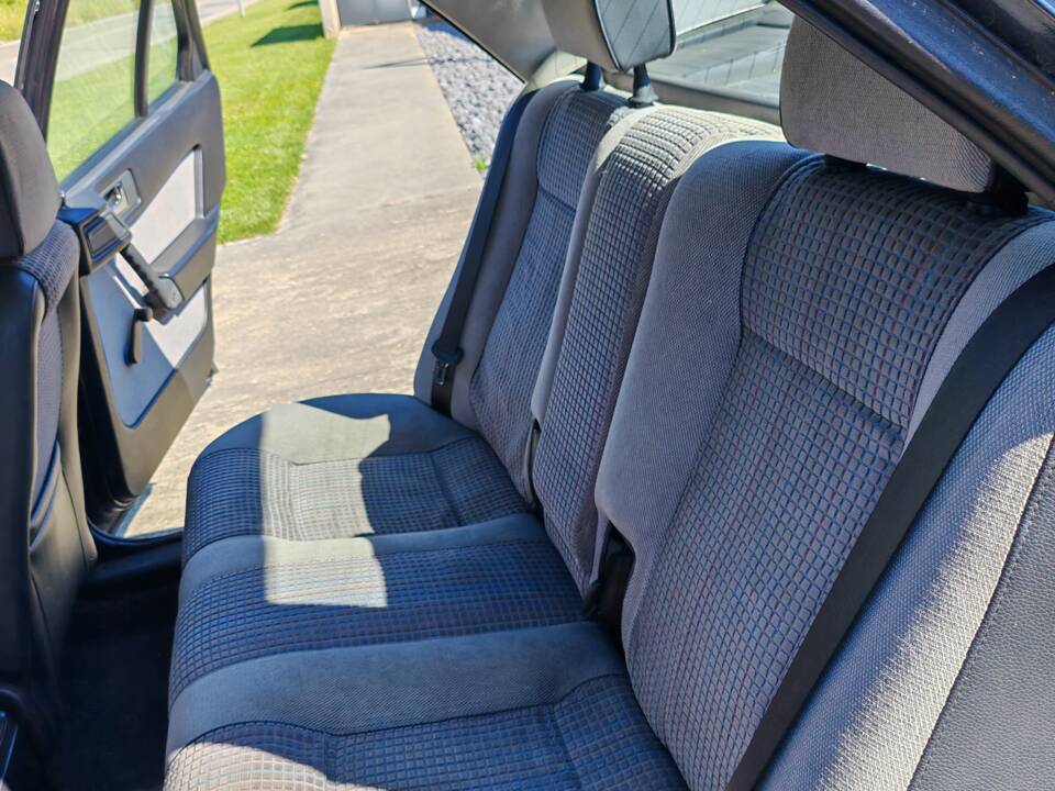 Image 16/24 of Alfa Romeo 155 Twin Spark 2.0 (1992)
