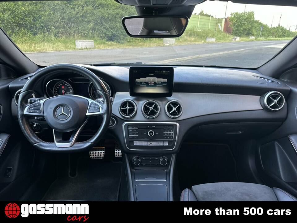 Image 10/15 of Mercedes-Benz CLA 220 CDI (2017)