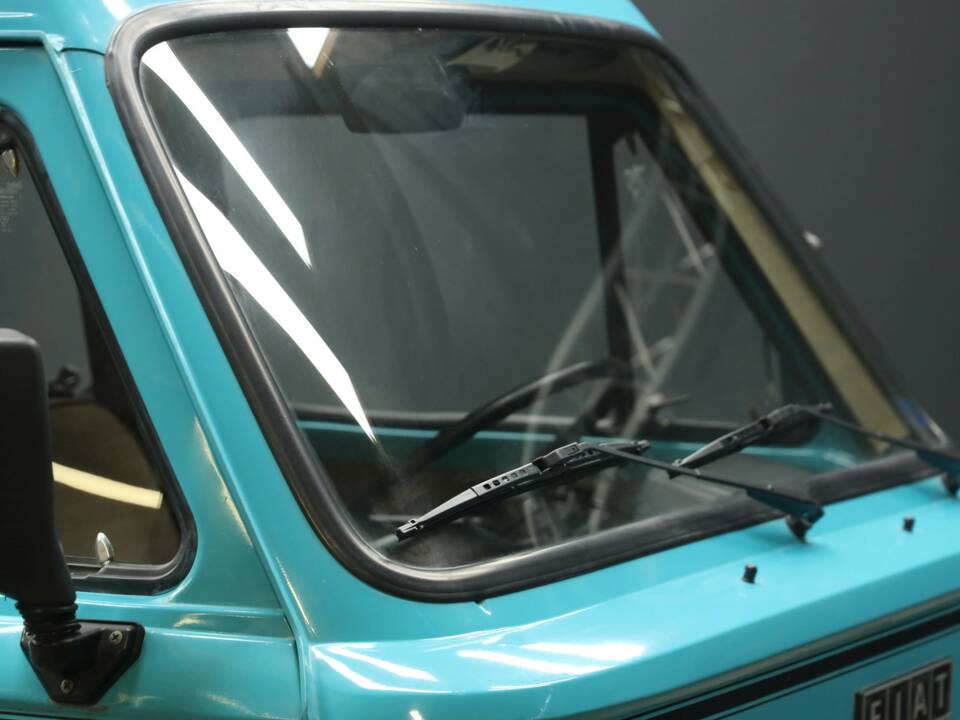Image 44/50 of FIAT 900E (1980)