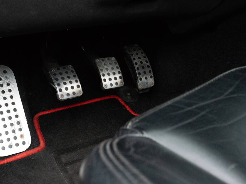 Image 31/36 of Alfa Romeo 147 3.2 GTA (2003)
