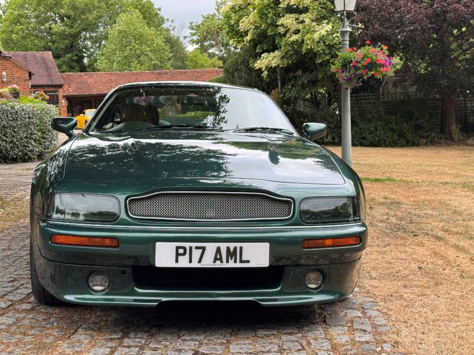 Image 15/30 of Aston Martin V8 Coupé (1996)