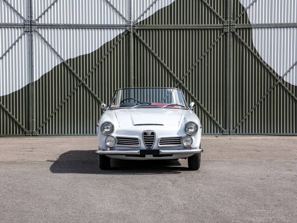 Bild 20/35 von Alfa Romeo 2600 Spider (1963)