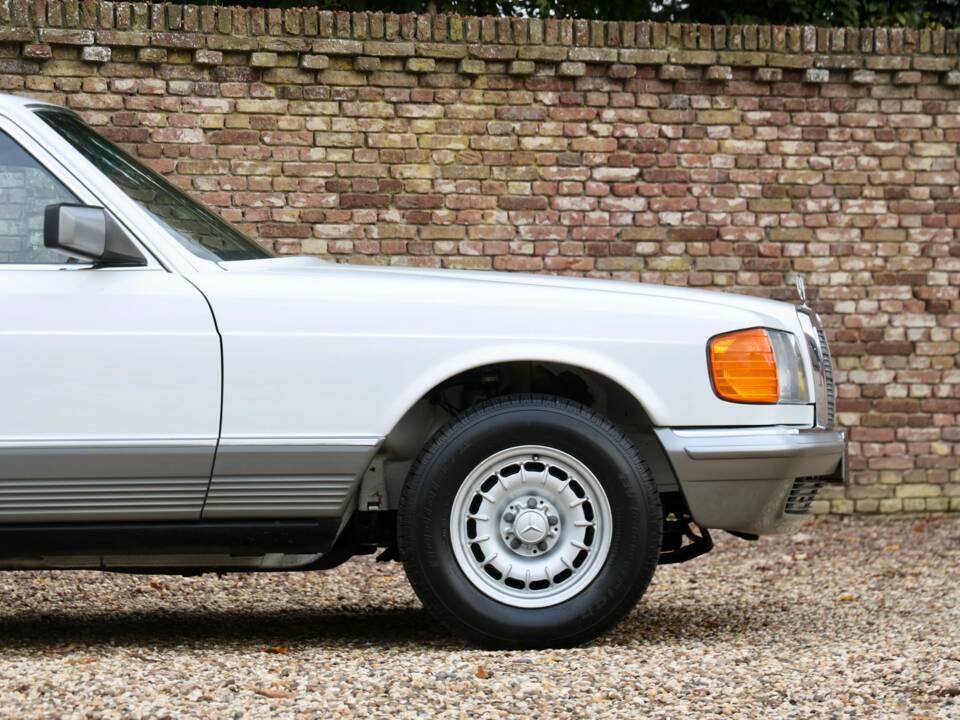 Bild 16/50 von Mercedes-Benz 380 SEL (1983)