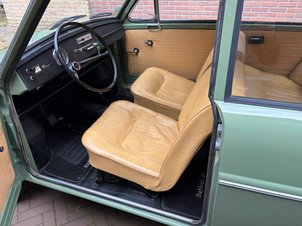 Image 10/24 of DAF Daffodil 31 (1964)