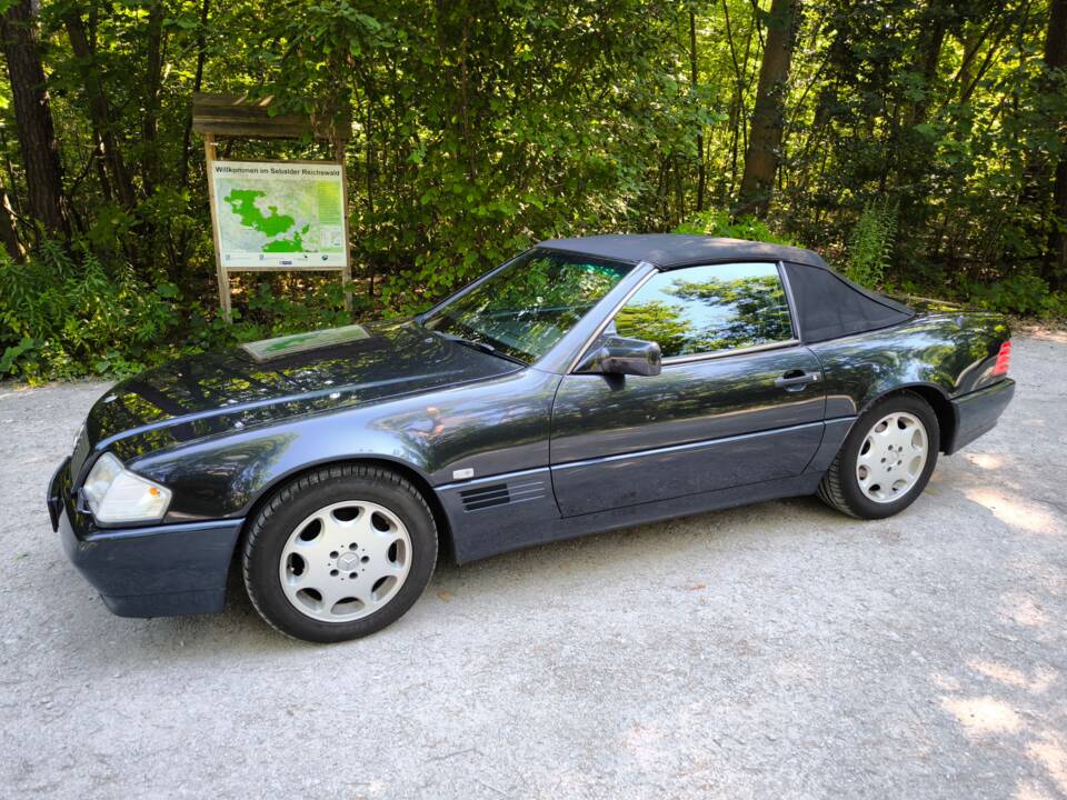 Image 2/38 of Mercedes-Benz SL 320 (1994)