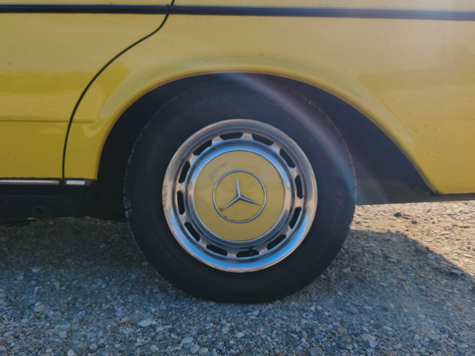 Bild 14/19 von Mercedes-Benz 200 (1980)