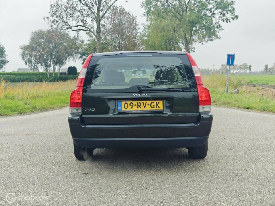 Imagen 6/40 de Volvo V 70 2.4 (2005)