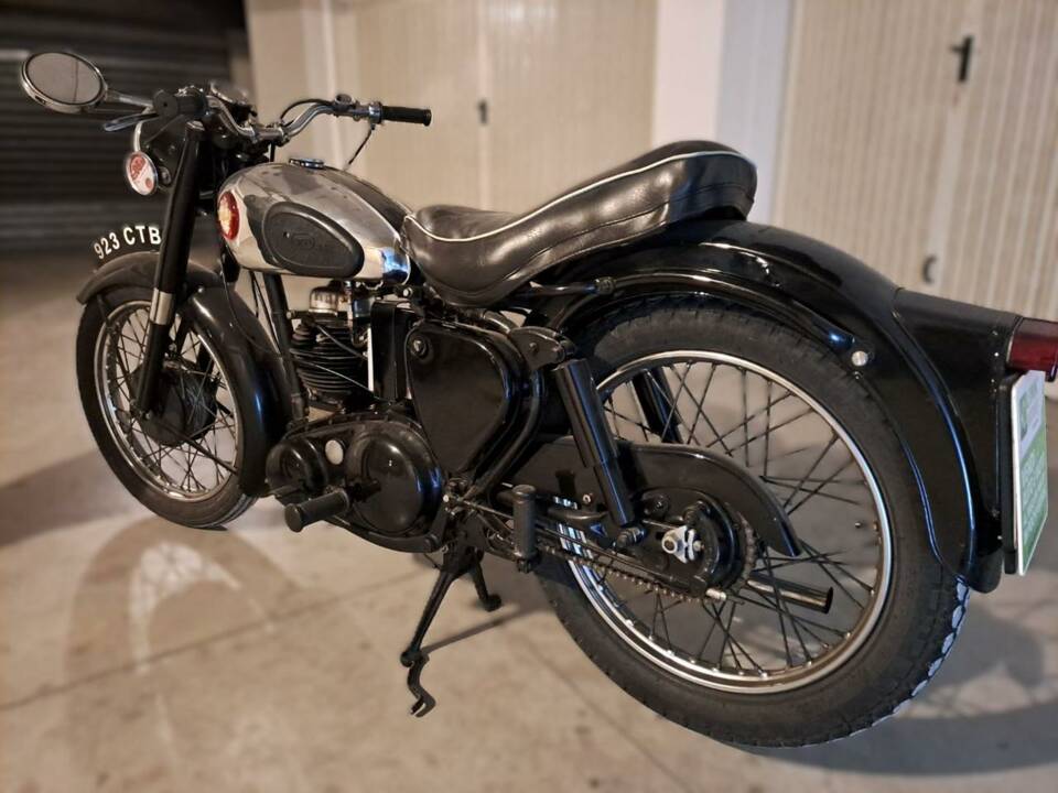 Image 8/24 of BSA C 11, C 12 (1957)