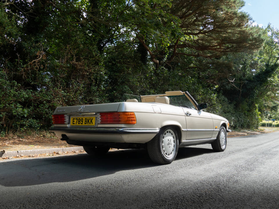 Image 6/18 of Mercedes-Benz 300 SL (1988)