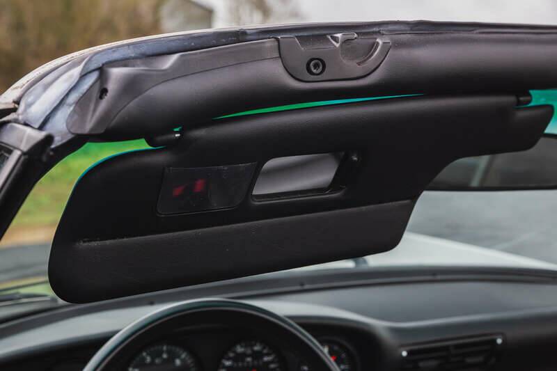 Image 48/50 de Porsche 911 Carrera 3.2 (1989)