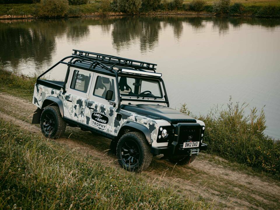 Bild 12/42 von Land Rover Defender Works V8 Trophy (2012)