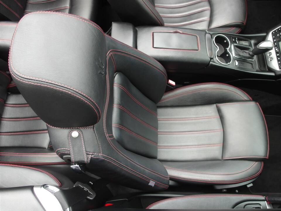 Immagine 44/93 di Maserati GranCabrio 4.7 (2010)