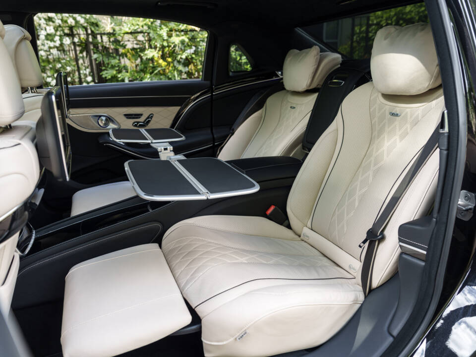 Image 32/42 of Mercedes-Benz Maybach S 600 (2015)