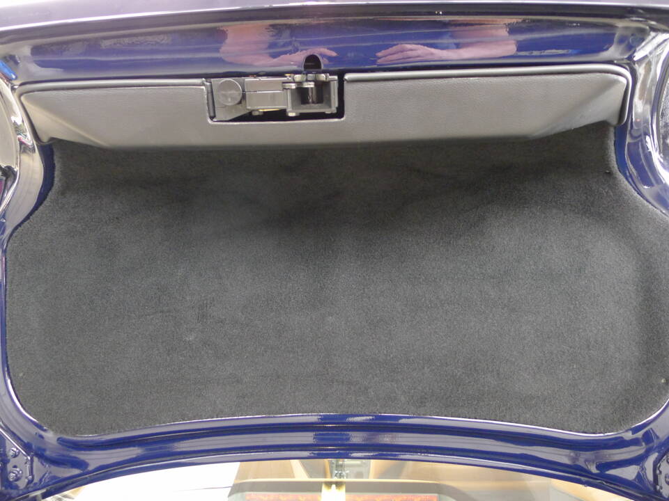 Image 17/41 of Ferrari 550 Maranello (2000)