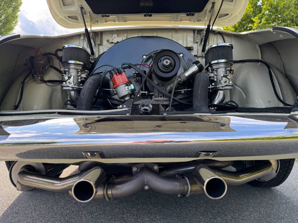 Image 23/30 of Volkswagen Karmann Ghia 1600 (1973)