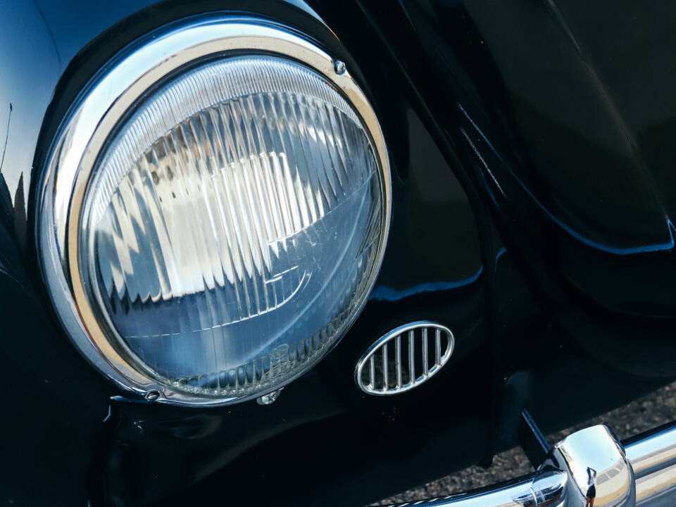 Image 123/130 of Volkswagen Beetle 1200 Export &quot;Oval&quot; (1954)