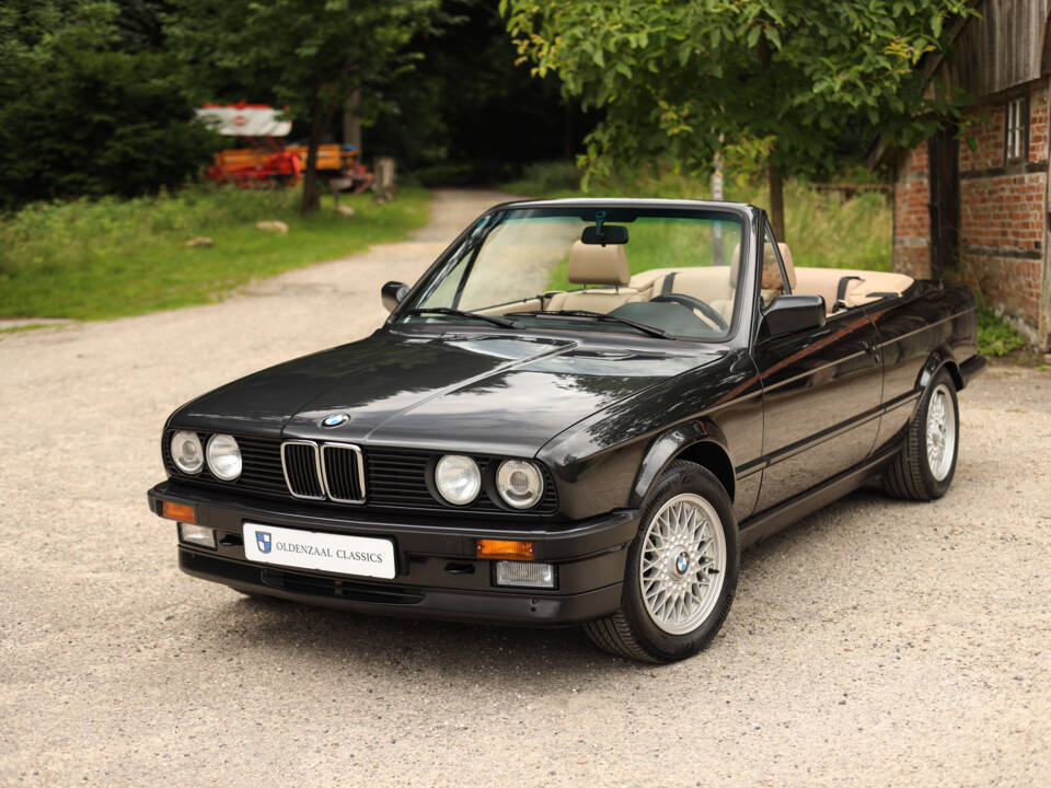 Image 8/83 de BMW 325i (1990)