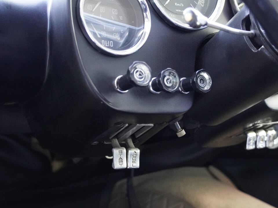 Immagine 31/41 di Alfa Romeo 2000 Spider (1959)