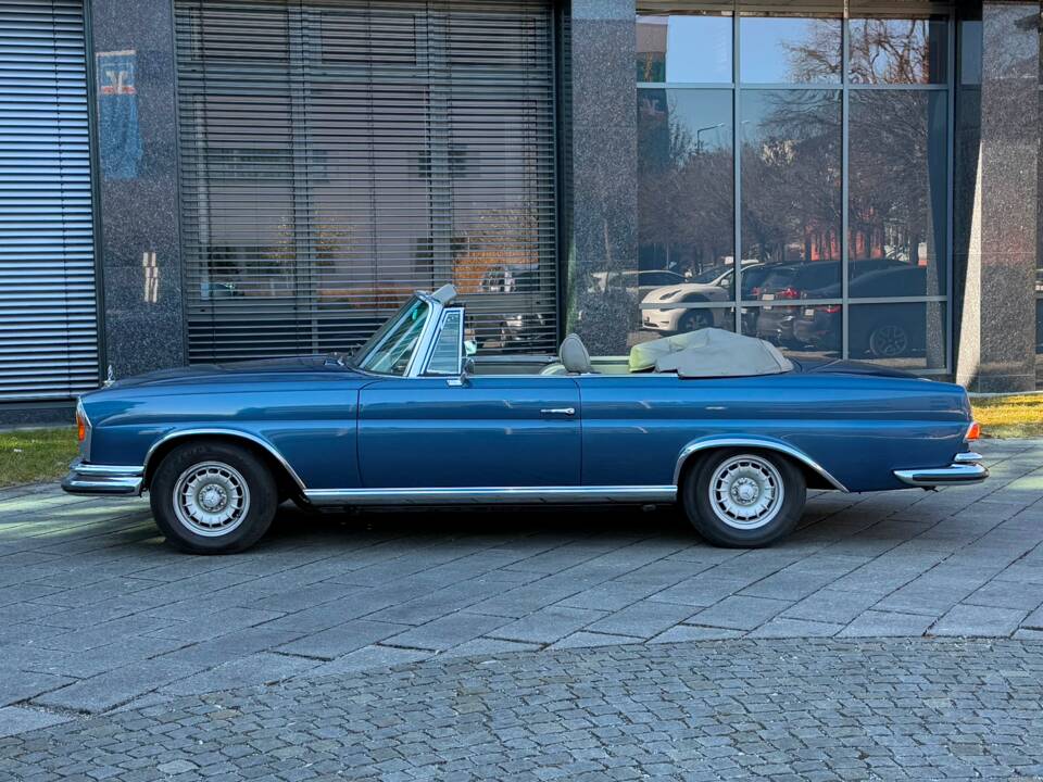 Image 13/13 of Mercedes-Benz 280 SE 3,5 (1970)