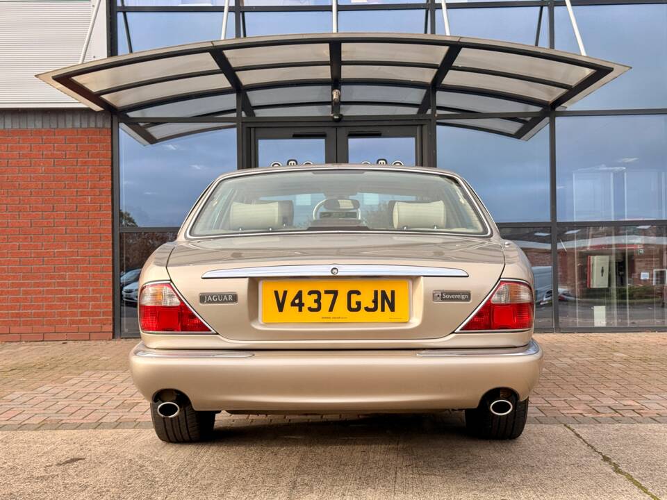 Bild 6/32 von Jaguar XJ 8 Sovereign (1999)