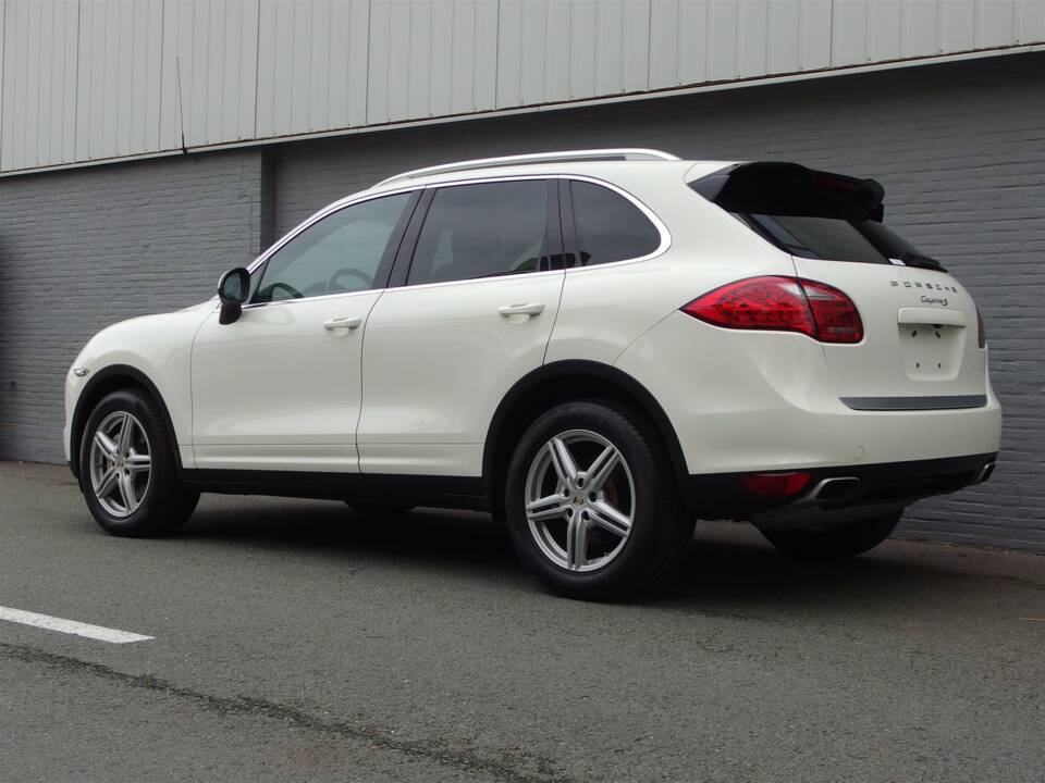 Bild 4/99 von Porsche Cayenne S (2010)