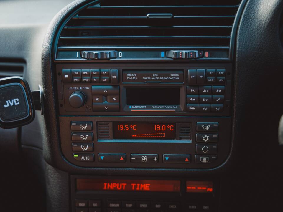 Immagine 25/37 di BMW M3 (1997)