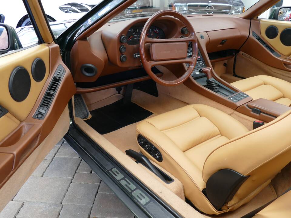 Bild 17/23 von Porsche 928 S4 (1989)