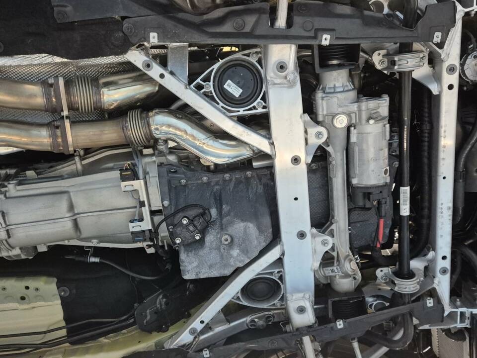 Image 87/98 of BMW M4 (2014)