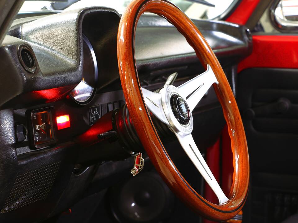 Immagine 19/34 di Volkswagen Beetle 1303 LS (1978)