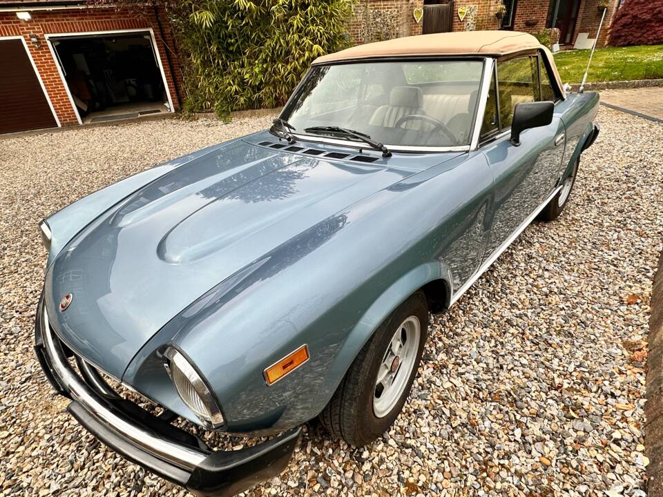 Image 7/37 of FIAT Spider 2000 (1981)