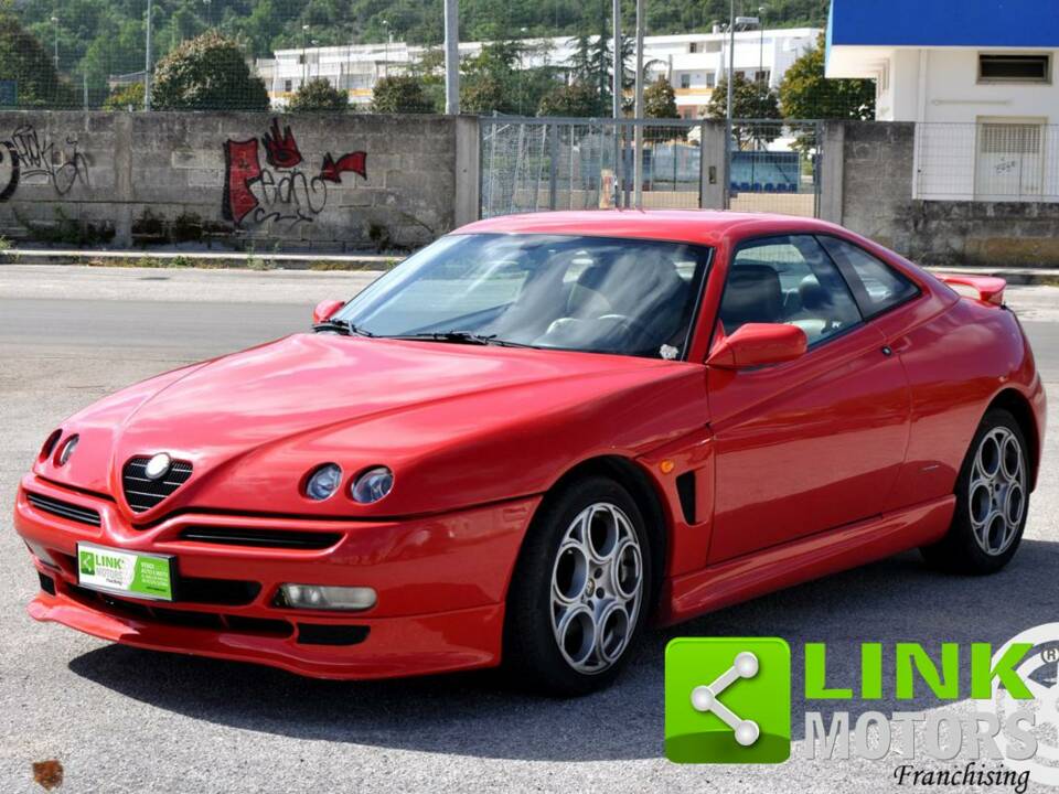 Immagine 3/10 di Alfa Romeo GTV 2.0 Twin Spark (1996)