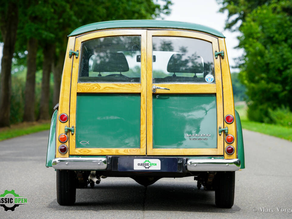 Image 41/43 of Morris Minor 1000 Traveller (1965)