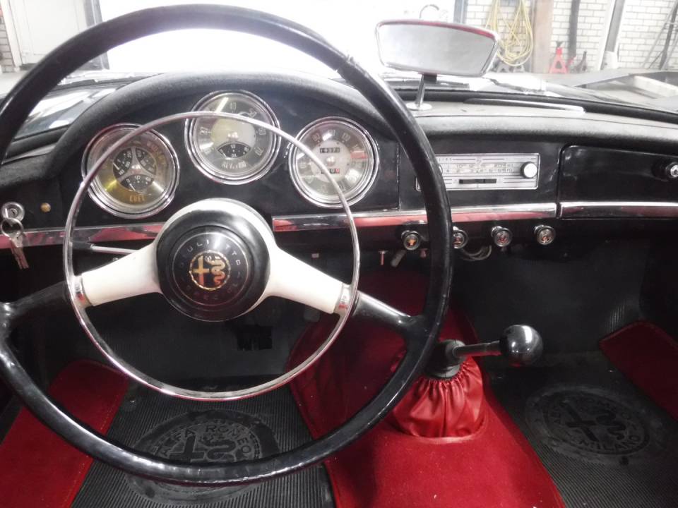 Image 3/47 of Alfa Romeo Giulietta Spider Veloce (1960)