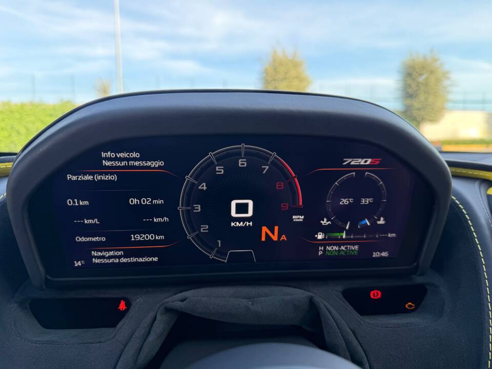Immagine 26/30 di McLaren 720S (2021)