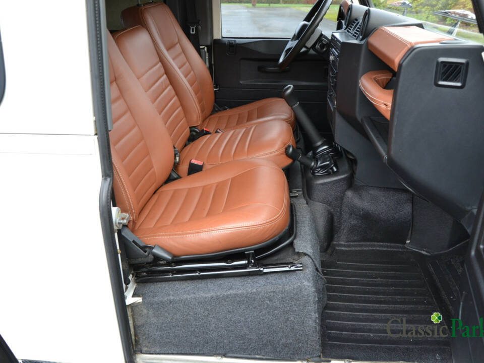 Image 21/50 of Land Rover Defender 90 TD4 (2008)