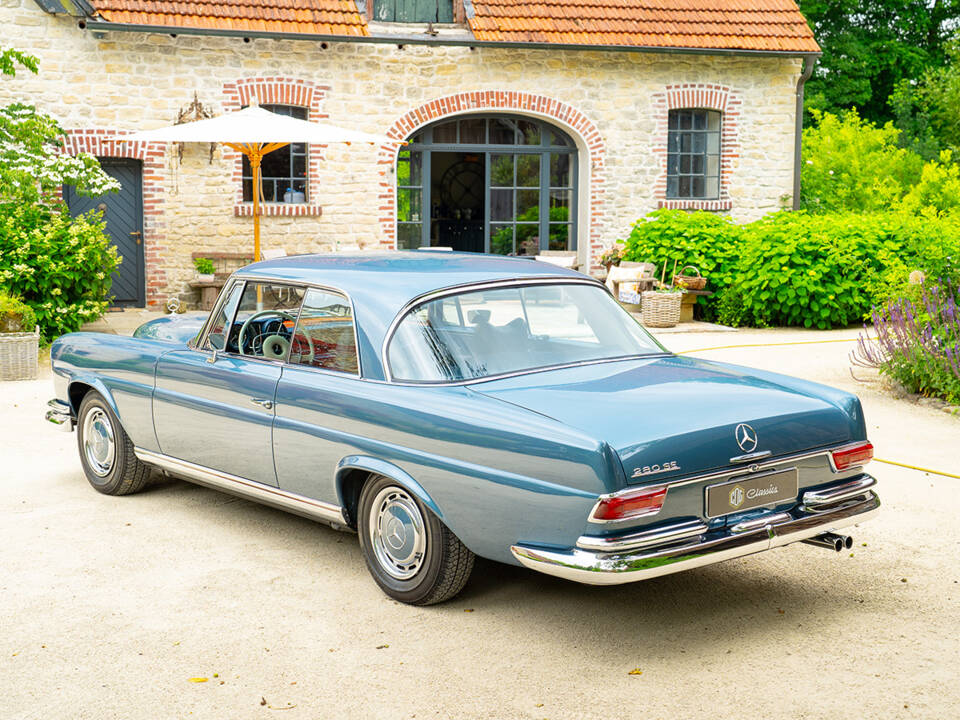 Image 9/48 of Mercedes-Benz 280 SE (1969)