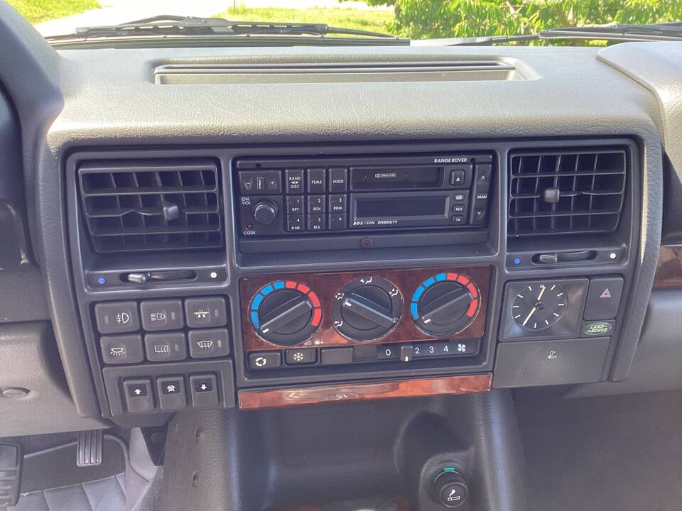 Image 30/53 of Land Rover Range Rover 4.2 LSE (1994)